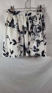 Speechless White and Black Floral Print Pleated Mini Skirt, size 3